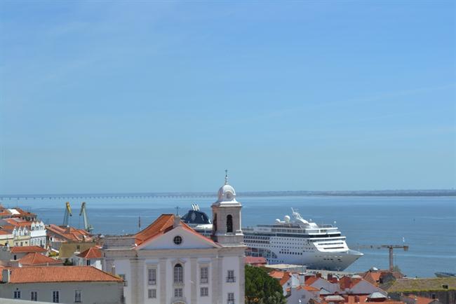 Pogled na našo ladjo v Lizboni. (foto: osebni arhiv)