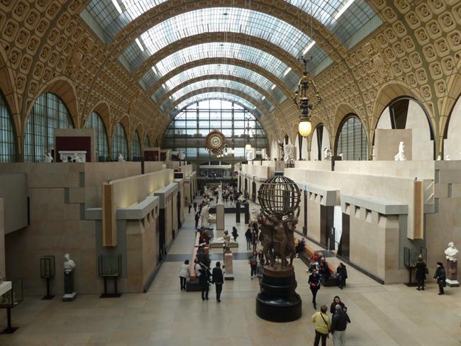 Bivša želežniška postaja, danes ena najboljših galerij, ki slovi še posebej po delih impresionistov: Musée d