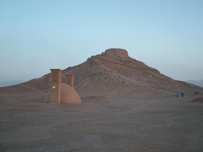 Stolp tišine (Yazd, Iran). (foto: O.P.)