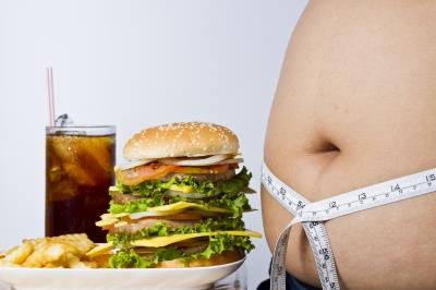 Znebite se nezdrave maščobe okrog trebuha. (foto: FreeDigitalPhotos.net)