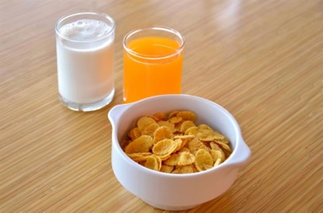Pomarančni sok za zajtrk je zelo zdrav. (foto: FreeDigitalPhotos.net)