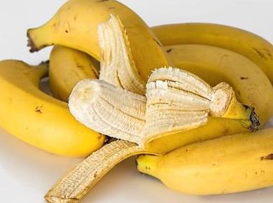 Ste vedeli, da lahko banano uporabite tudi tako?