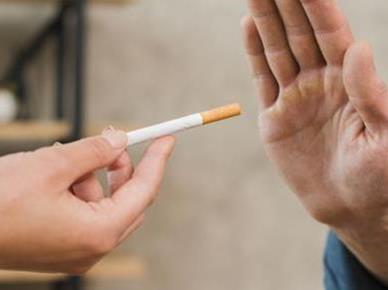 Kajenje povečuje tveganje za razvoj raka ter bolezni srca in ožilja
