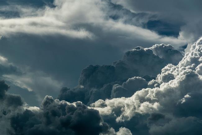 Danes dopoldne bo na zahodu začelo deževati, čez dan se bo dež širil proti vzhodu. (foto: pexels.com)