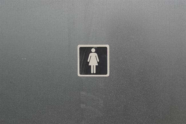 Pri nas ima težave z urinsko inkotinenco skoraj polovica žensk, starejših od 65 let. (foto: www.sxc.hu)