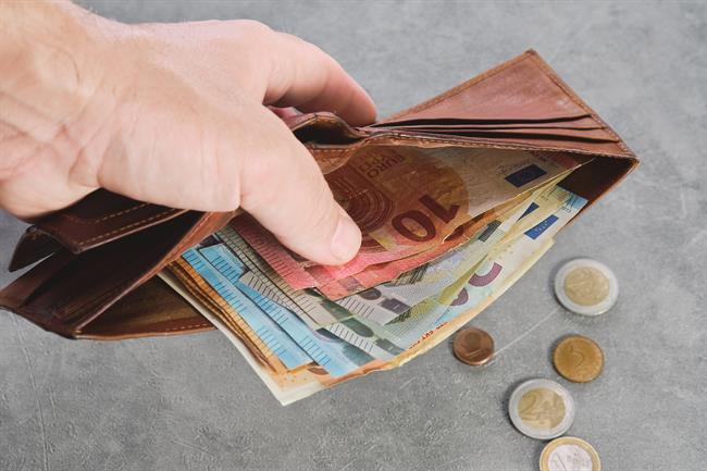 Sredstva iz prispevkov bodo namenjena financiranju različnih oblik pomoči: od oskrbe na domu do institucionalne oskrbe v domovih za starejše ali pri drugih izvajalcih. (Vir: Freepik)