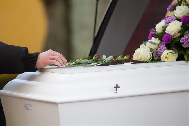Vežica na Trgu republike – prostor tišine, poguma in sočutja sredi mesta. (Foto: Freepik)