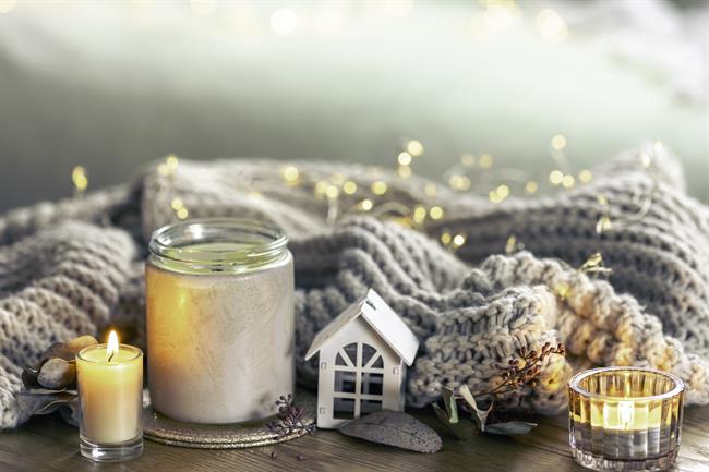 Silvestrovo doma je lahko tiho, toplo in presenetljivo lepo. (Foto: Freepik)