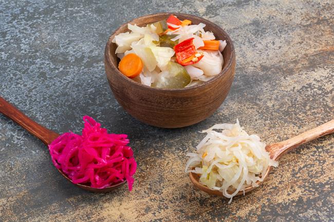 Kislo zelje ni le za segedin – z malo domišljije postane vsestranska in lahka jed za vsak dan. (Foto: Freepik)