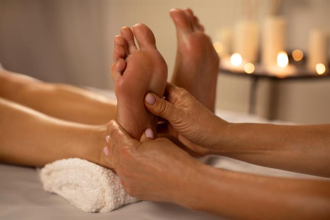 Refleksna masaža stopal blagodejno vpliva na celo telo. (foto: Freepik)