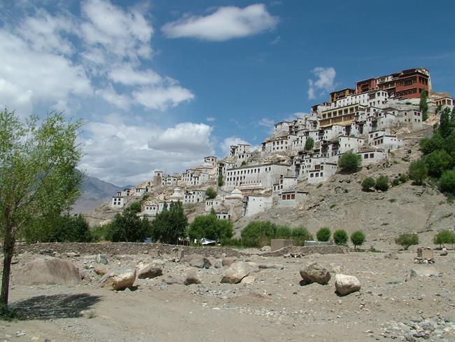 Pogled na samostan Tiksey (Tiksey gompa). (foto: Andrej Paušič)