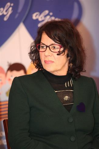 Anita Ogulin, predsednica ZPMS Ljubljana Moste-Polje, pravi, da se spominja prav vseh zgodb 82 štipendistov Učnega sklada NIVEA.