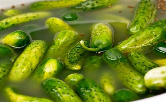 Tudi tekočina doma vloženih kislih kumaric je zdrava. (foto: FreeDigitalPhotos.net)