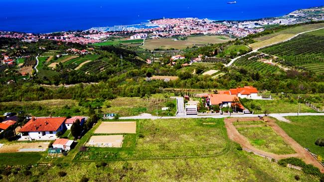 Šared, razgled na Izolo. (foto: občina Izola)