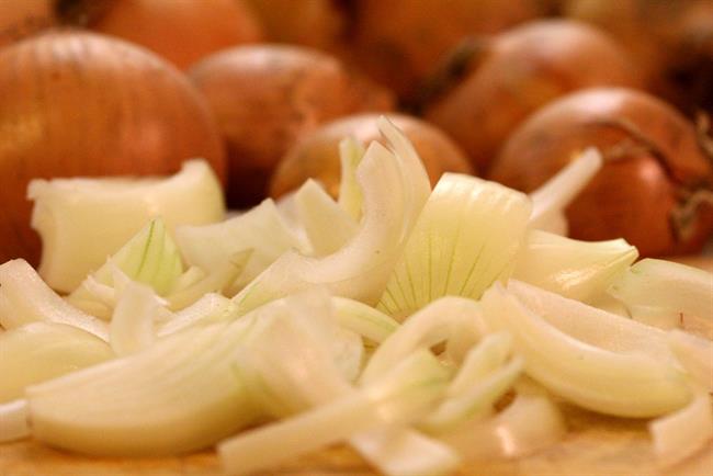 Čebula je močno naravno zdravilo. (foto: freeimages.com)