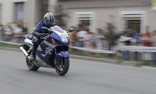 Na prvi šolski dan je nekdo po tej mestni ulici drvel s 97 kilometri na uro. (foto: freeimages.com)