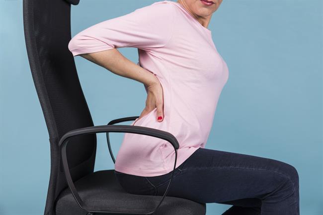 Bolečine v hrbtenici lahko uspešno lajšate. (foto: freepik.com)
