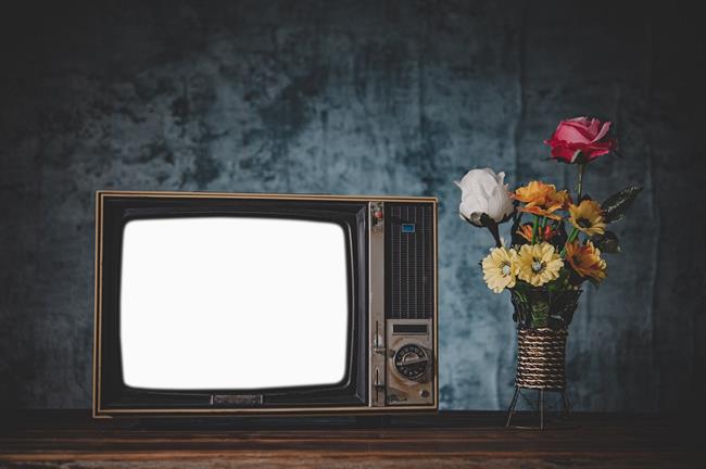 Leta 1926 je škotski izumitelj John Logie Baird izvedel prvi prikaz televizije na svetu. (Foto: Freepik.com)