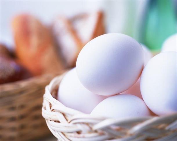 Trdo kuhano jajce, namočeno v kisu, pomaga uravnavati sladkor v krvi. (Foto: Arhiv)