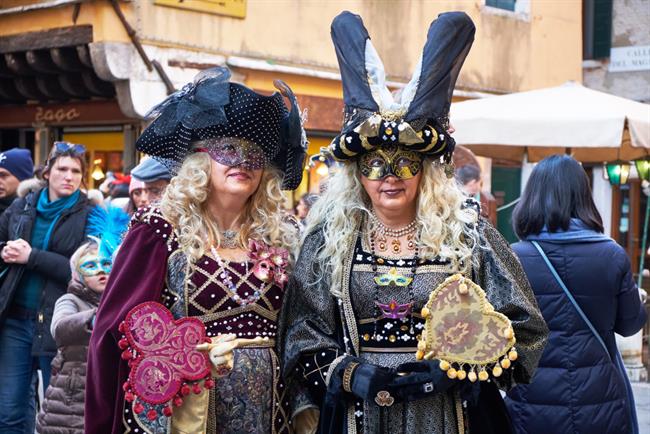 Po Evropi potekajo številni pustni karnevali. (Foto: Freepik.com)