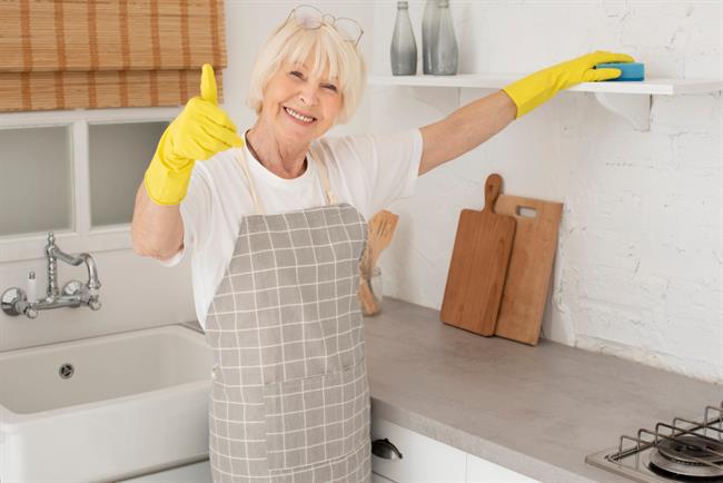  	Z naravnim čistilom lahko temeljito očistite svoj dom. (foto: Freepik.com)