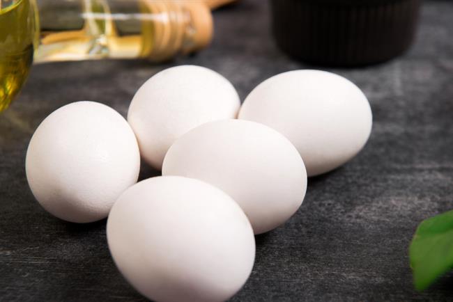 Jajčne lupine bodo odgnale polže od solate. (foto: Freepik.com)