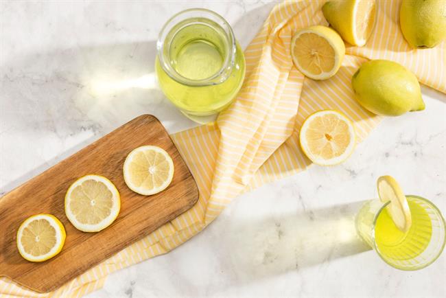 	Limona je odlična za čiščenje telesa. (foto: Freepik.com)