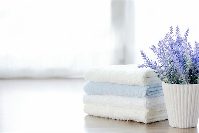 	Brisače bodo bolj mehke, če boste pri pranju dodali kis. (foto: Freepik.com)