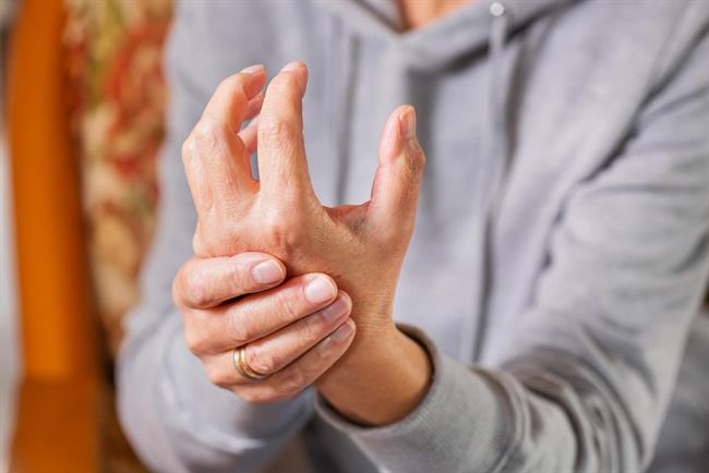 V primeru revmatoidnega artritisa ukrepajte že pri prvih znakih. (Foto: Freepik.com)