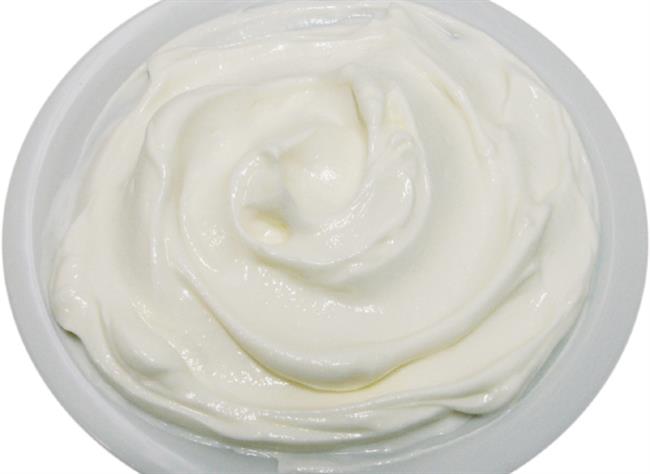 Uvrstite jogurt v svojo prehrano. (foto: www.sxc.hu)