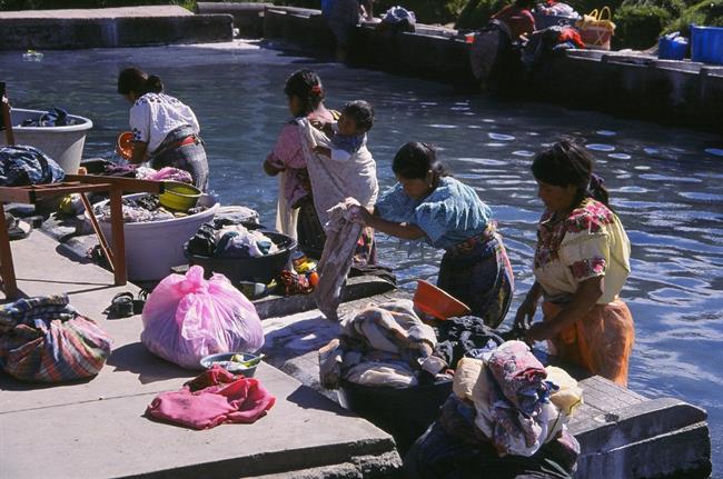 Mestna pralnica pri Quetzaltenangu. (foto: Olga Paušič)