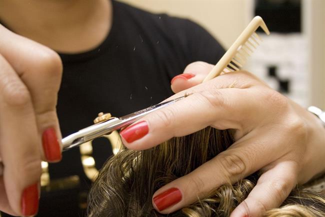 V povprečju si ženske želijo menjati frizuro vsake dve leti. (foto: www.sxc.hu)