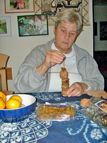 Izdelava figove gospodične (foto: Olga Paušič)