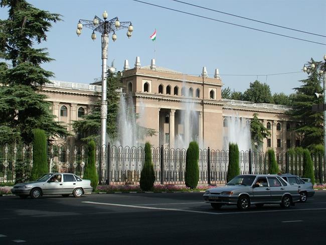 Predsedniška palača na ulici Rudaki. (foto: O.P.)