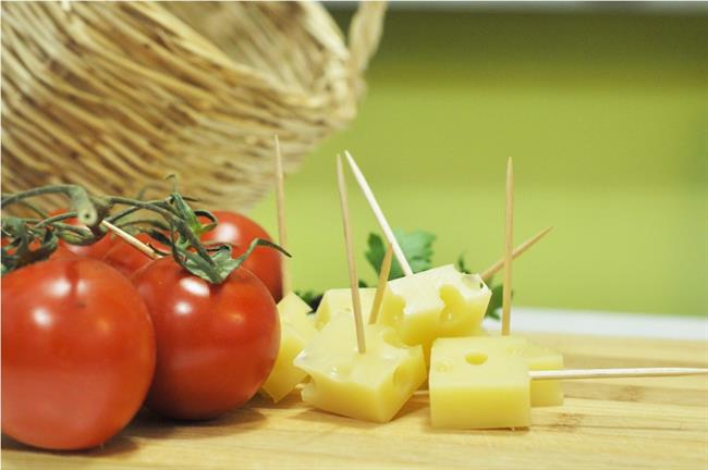 Nizkokalorični sir z zelenjavo je dobra večerja. (foto: www.sxc.hu)