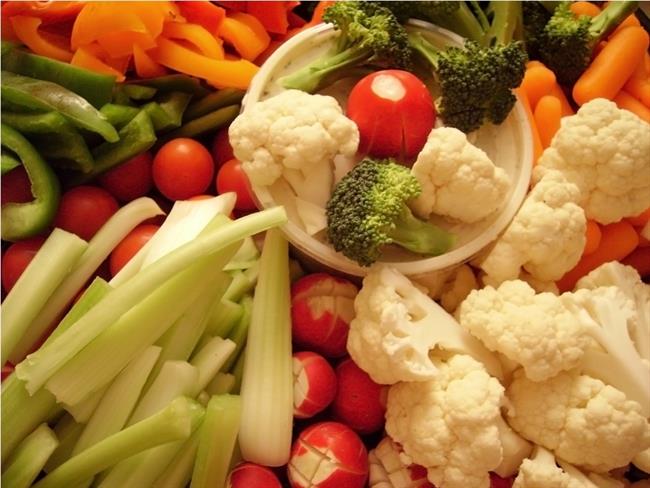 Večina zelenjave vsebuje zelo malo kalorij, privoščite si jo vsak dan. (foto: www.sxc.hu)
