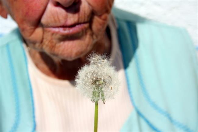 Čustva ostajajo, četudi oseba zboli za demenco. (foto. www.sxc.hu)