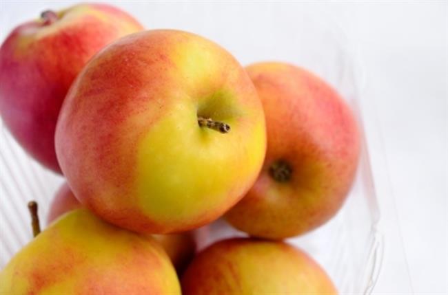 Jabolka so zelo zdrava. (foto: FreeDigitalPhotos.net)