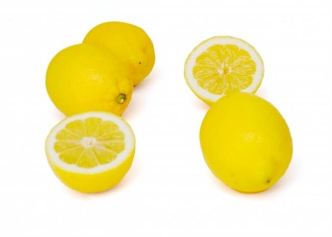 Limona je nepogrešljiva tudi pri negi telesa. (foto: FreeDigitalPhotos.net)