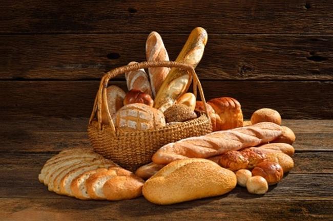 Kruh iz polnovredne moke ne redi. (foto: FreeDigitalPhotos.net)