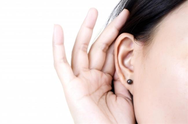 Palčke za ušesa lahko oslabijo vaš sluh. (foto: FreeDigitalPhotos.net)