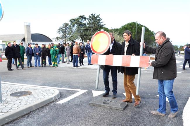 Župan Igor Kolenc je sprostil promet na novi izolski vpadnici. (foto: Občina Izola)
