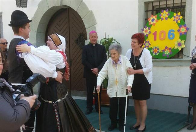 Najstarejša Kranjčanka je praznovala 106. rojstni dan. (foto: Nada Bogataj)