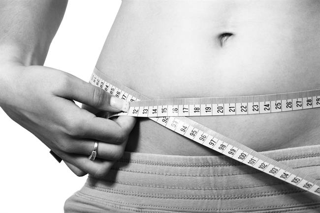 Če je v telesu preveč kortizola, se maščoba nabira okrog trebuha. (foto: pexels.com)