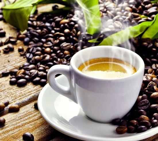 Kava z maslom ali kokosovim oljem je v veliko pomoč pri hujšanju. (foto: pexels.com)