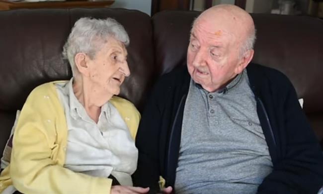 98-letna Ada Keating in njen sin Tom sta neločljiva. (foto: Facebook)