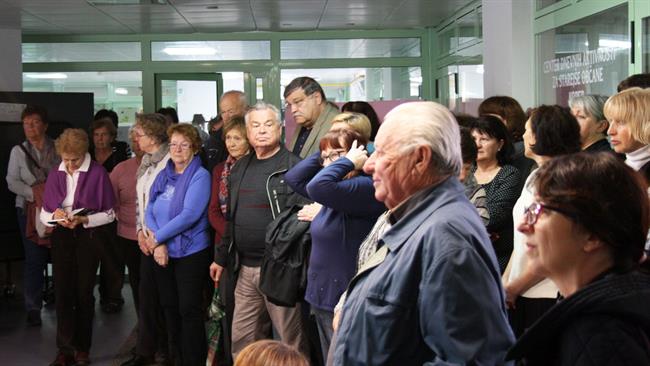 Obiskovalci ob otvoritvi info točke v Kopru. (foto: Sobivamo.si)