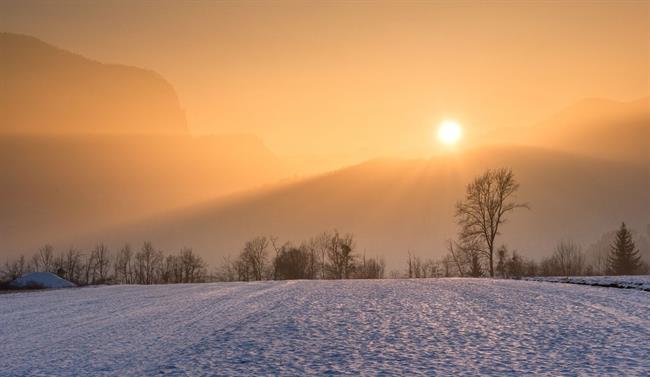 Na Primorskem bo delno jasno s šibko burjo, na vzhodu in severu bo rahlo snežilo. (foto: pexels.com)
