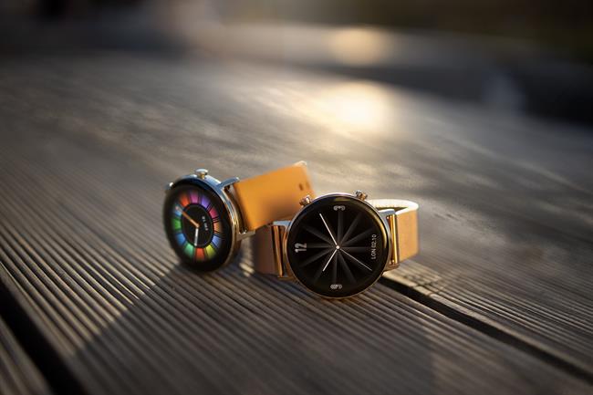Klasično oblikovana pametna ura Huawei Watch GT 2 je zasnovana skladno s filozofijo »manj je več«, ki jo zagovarja znani oblikovalec Dieter Ram. 