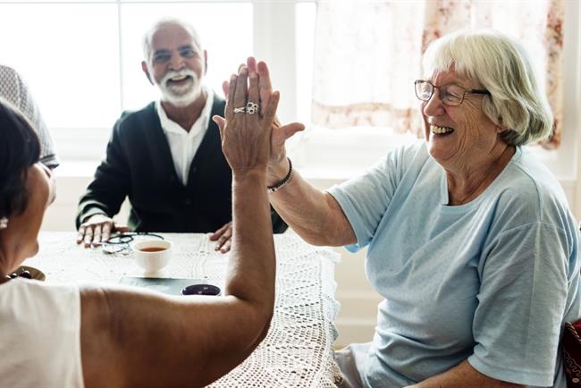 Staranje ne pomeni, da bomo avtomatično postali bolj modri ali pa da se bomo v svoji notranjosti spremenili. (foto: freepik.com)